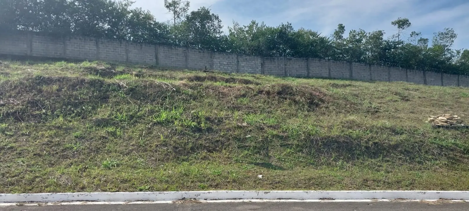 Lote à venda em Colinas Del Rey II - São João del-Rei MG